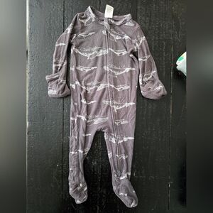 Kate Quinn zipper pjs